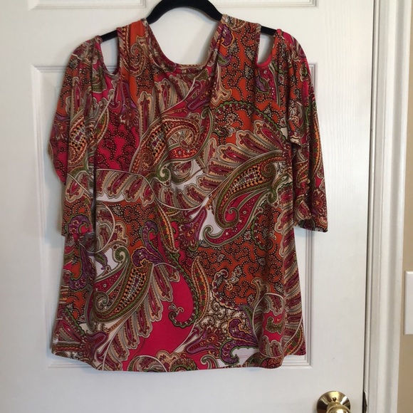 Susan Graver cold shoulder size large - Picture 2 of 3